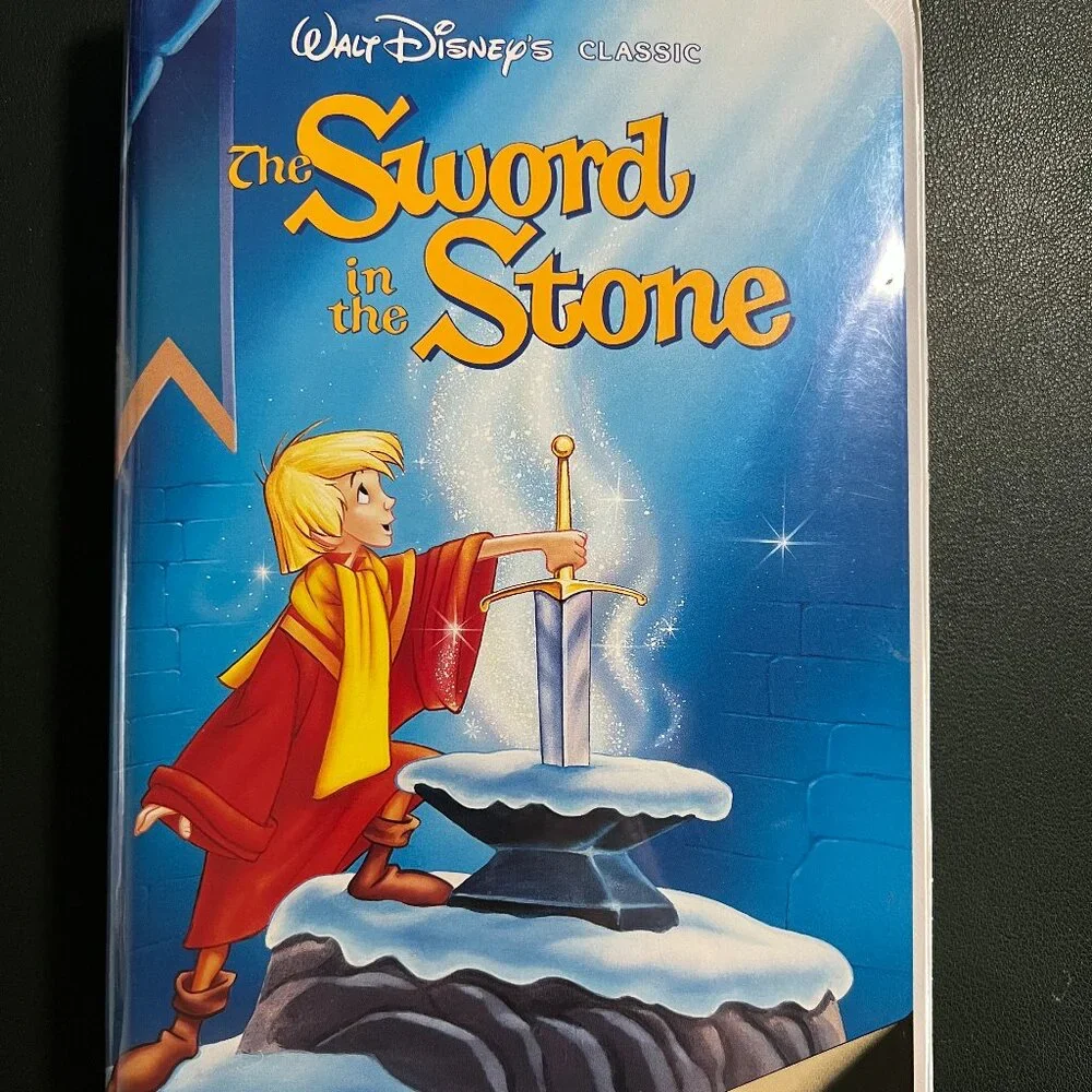 Disney’s The Sword in the Stone VHS Black Diamond Edition #229-1 First Pressing